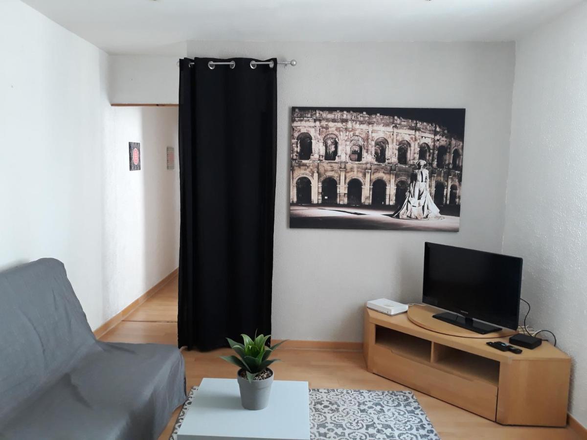 5 Minutes Des Arenes, Parking Gratuit, 6 Couchages نيم المظهر الخارجي الصورة