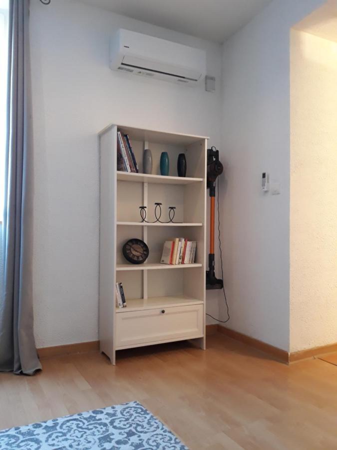 5 Minutes Des Arenes, Parking Gratuit, 6 Couchages نيم المظهر الخارجي الصورة