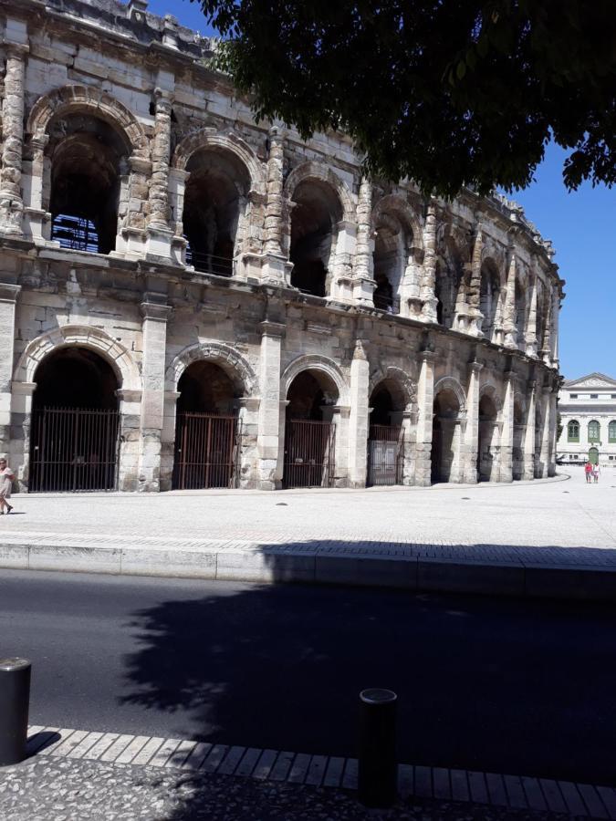 5 Minutes Des Arenes, Parking Gratuit, 6 Couchages نيم المظهر الخارجي الصورة